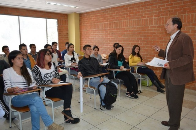 Nacimiento de  carreras profesionales en educación preescolar.