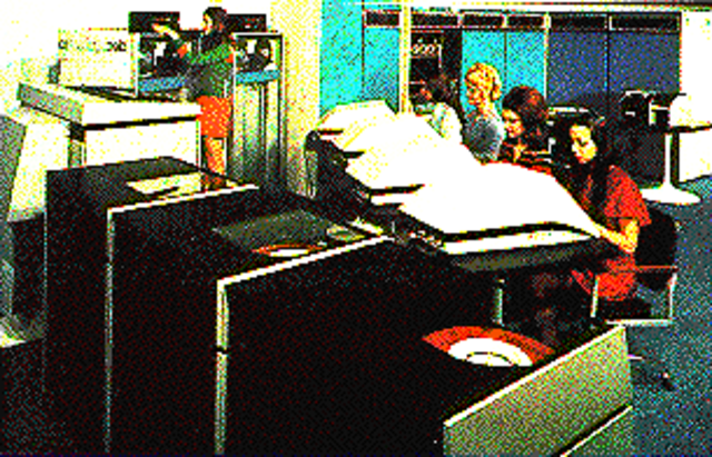 Computadoras con chips de silicio (1960 d.e)