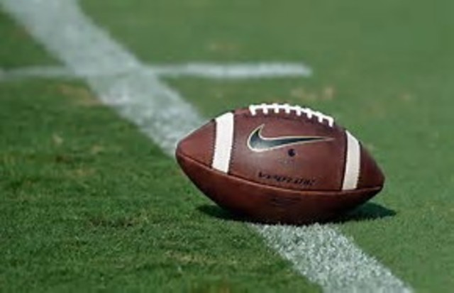 Hace nueve anos que` juegue` futbol americano.