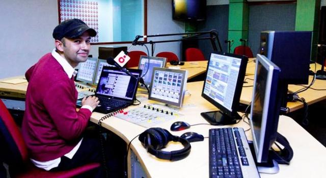 Primera emisora comercial