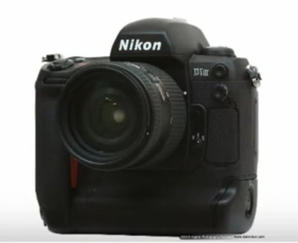 Nikon D1