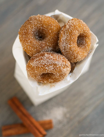 Food: Mini donuts
