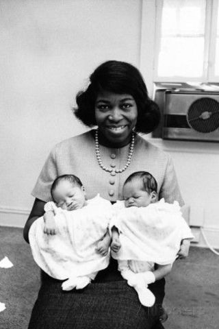 twin daughters are born named Malikah and Malaak.