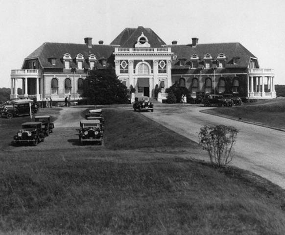 The Mens U.S open is first played At Newport Country Club In Rhode Island and the Woman U.S open is played at Meadow Brook Club in Long Island