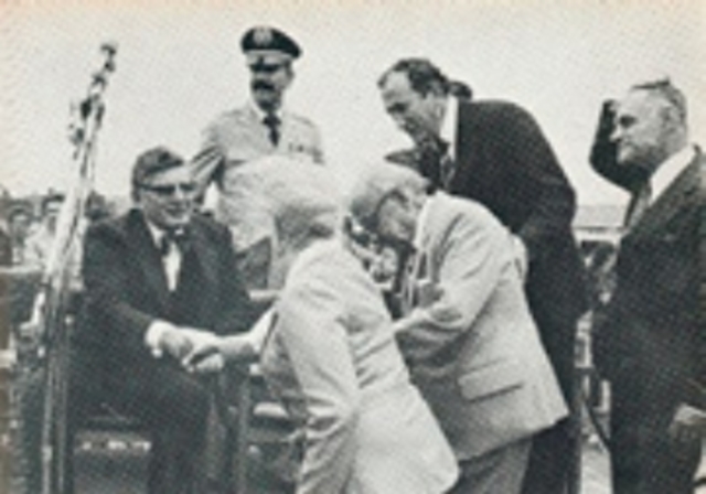 Guillermo Echavarria Misas - La primera Aerolínea