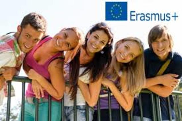 CREACIÓN DE LOS PROGRAMAS ERASMUS PARA ESTUDIANTES