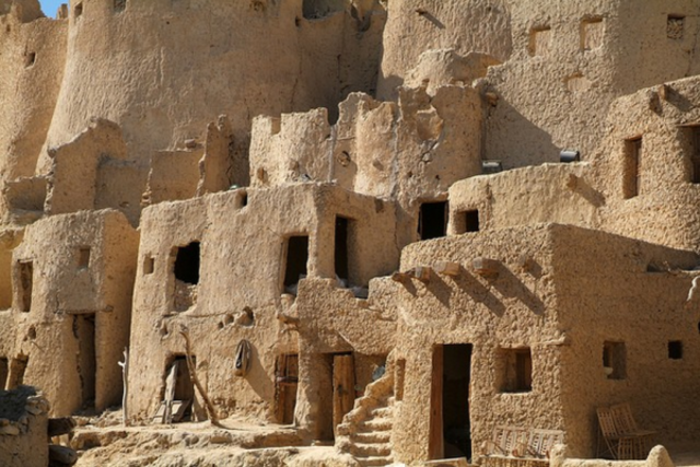 The description of Egyptian houses.