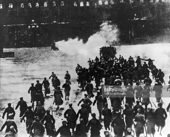Workers storm the the Winter Palace
