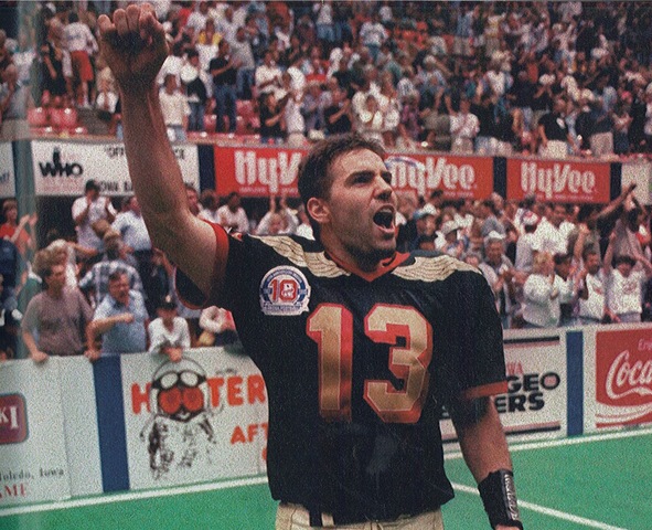 Kurt Warner leads Iowa Barnstormers to ArenaBowl X
