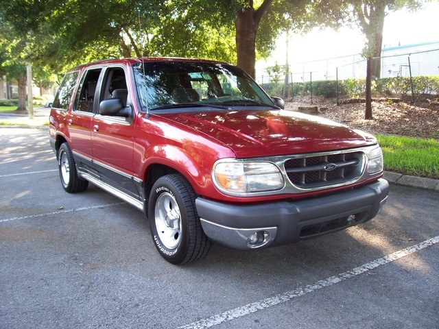 The 2000 Ford explorer