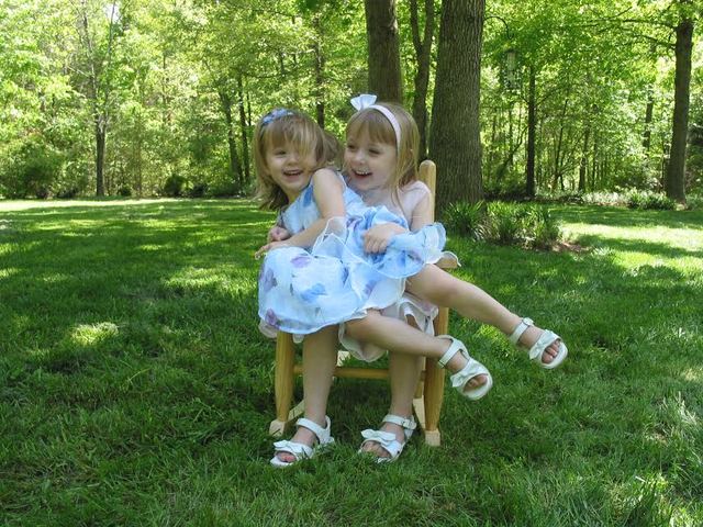 Mi hermana y yo fuimos a una boda en la primavera.