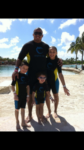 nadamos con delfines y les dimos besos