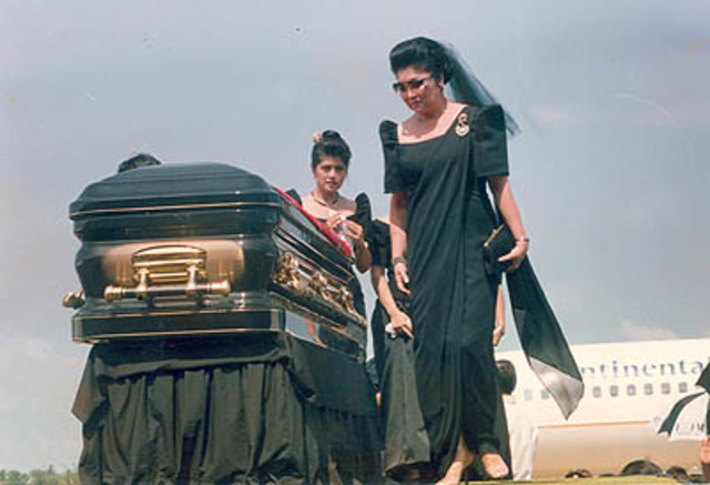 Marcos dies in hawaii