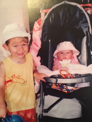 2003- Mi hermana nació en Charlotte, North Carolina.