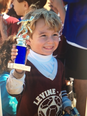 2004- Empecé jugar fútbol.