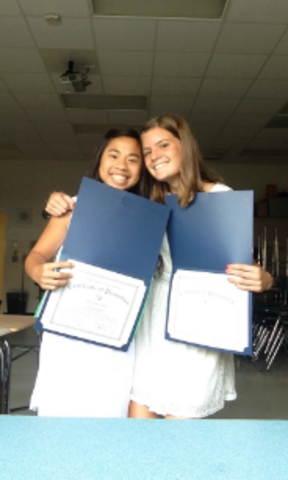 Empecé escuela secundaria con mi amiga y mi hermana fue a la universidad de Chapel Hill.