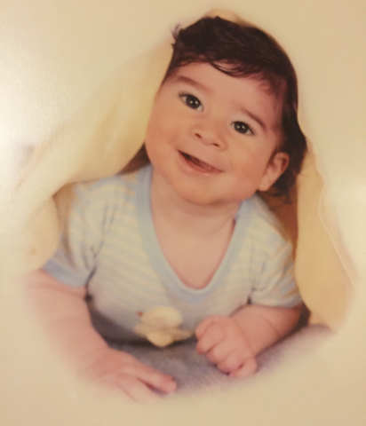 Nacio me hermano en Munster, Indiana.