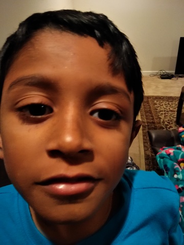 Mi hermano Nací en Edison, Nueva Jersey.