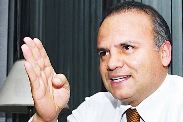 Contralor de Bogotá pasó de acusado a acusador