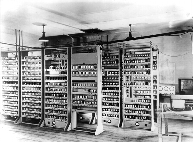 EDSAC (Electronic Delay Storage Automatic Calculator)