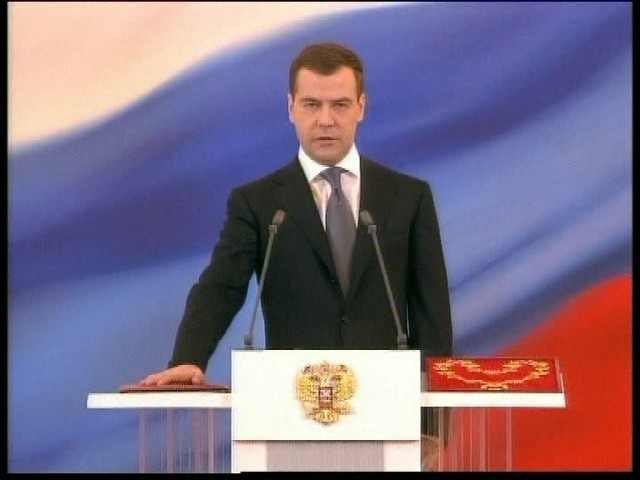 Presidente de Rusia Dimitri Medvedev destituyó al alcalde de Moscú
