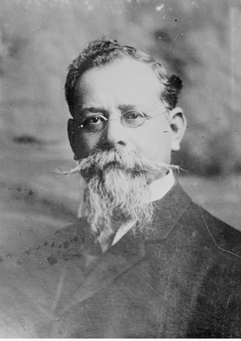 Constitución cede poderes al presidente