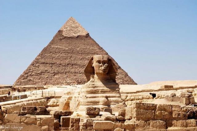 UTILIZACIÓN DE MATERIALES PARA CONSTRUIR LAS PIRÁMIDES