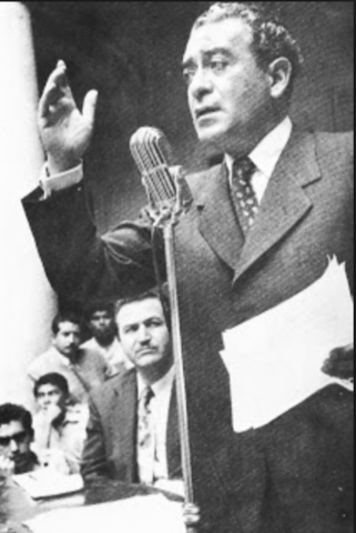 Muerde Lombardo Toledano