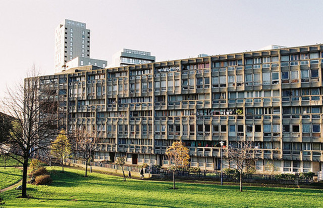 Alison + Peter Smithson - Robin Hood Gardens