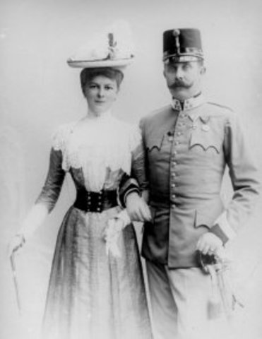 The assassination of Archduke Franz Ferdinand and his Wife