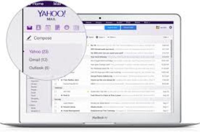 Se crea Yahoo uno de los directorios jerárquicos mas importante.