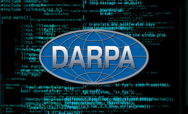 Se decidió que todos los sitios de DARPA adoptaran el TCP/IP .
