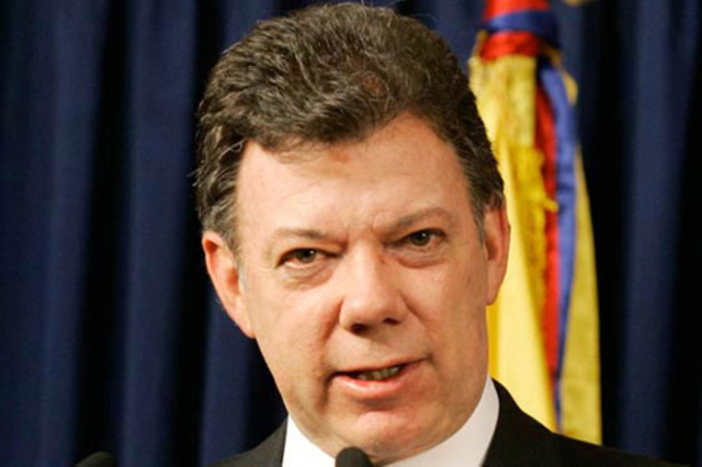 'El presidente Santos fue víctima, no coautor de las chuzadas': Vargas Lleras