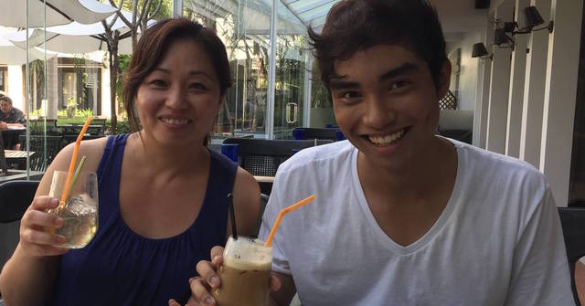 A los 15 años yo fui a Europe y Thailand.