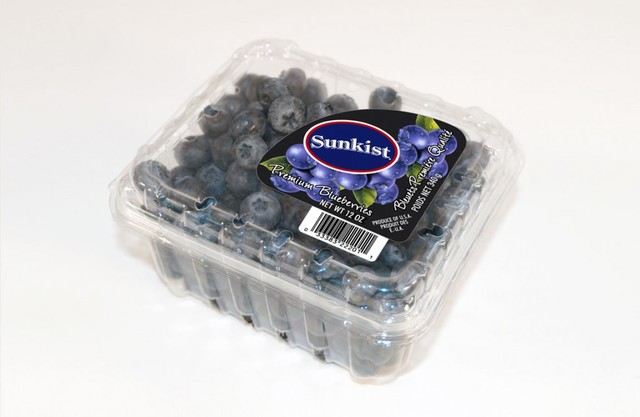 Ayer yo fui a el supermercado para comprar blueberries.