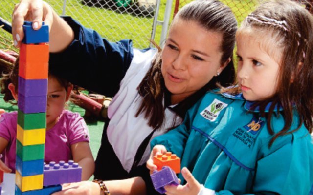 LA PEDAGOGÍA Y TEORÍA DEL APRENDIZAJE SIGNIFICATIVO