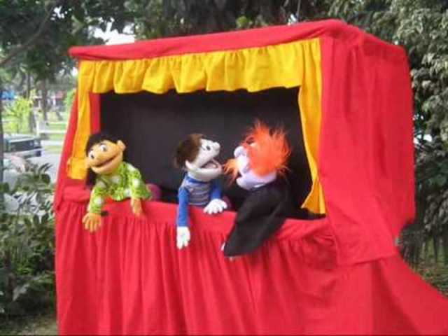 Dramatizar con títeres o marionetas.