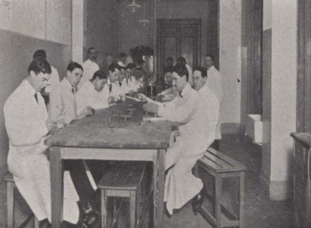 La academia de medicina