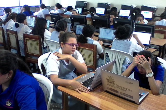 Adquisición de nuevos recursos y capacitación docente.