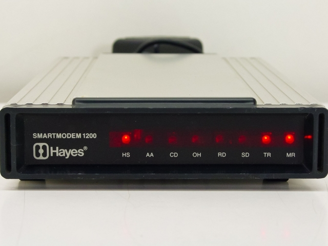 MODEM Hayes Smartmodem