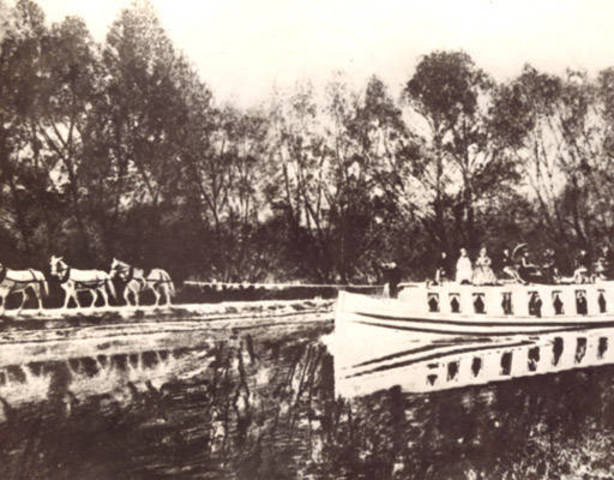 Ohio and Erie Canal opens