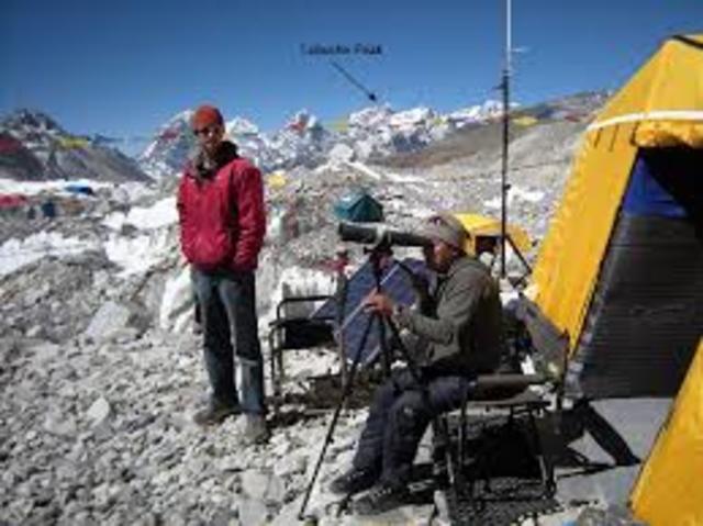 Monitoring the climbers 12:00 pm