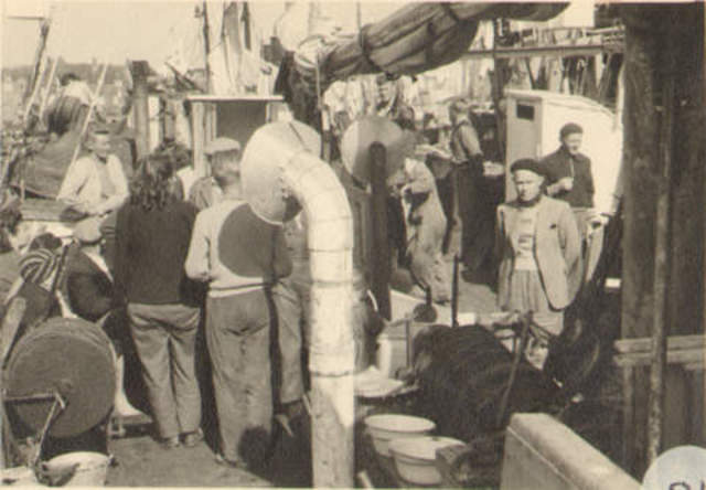 Estonian Refugees Arrive in Canada