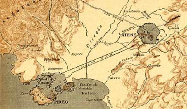 Le Lunghe mura vengono abbattute