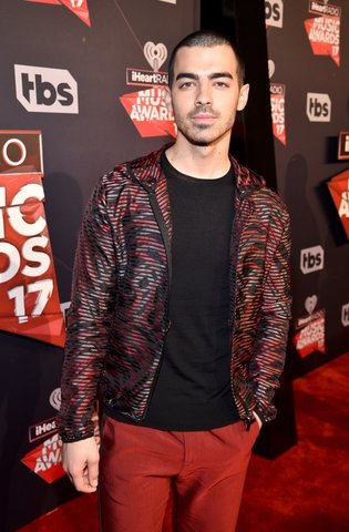 Joe jonas on the red carpet