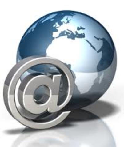 Se inventa el e-mail