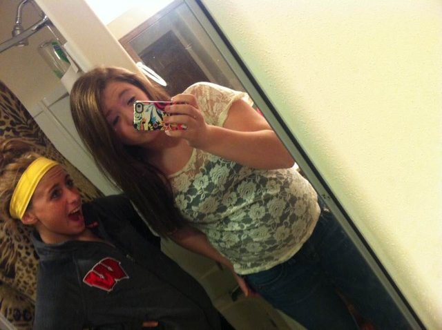 Elle marsh has taken her first mirrror selfie