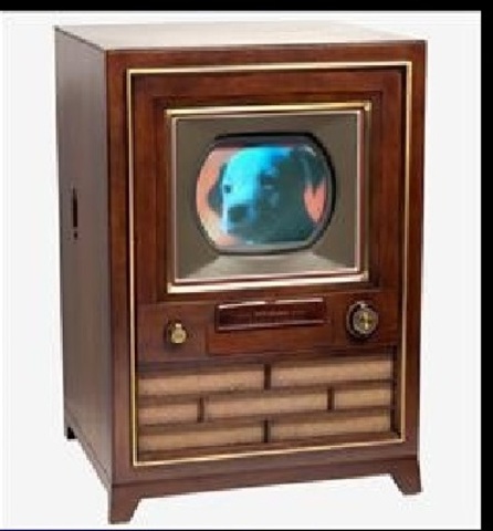 TELEVISION A COLOR STSC 1940