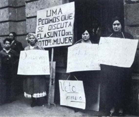 1954: Se concede a la mujer