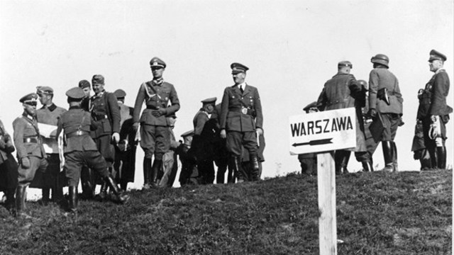 Tyskland anfaller Polen